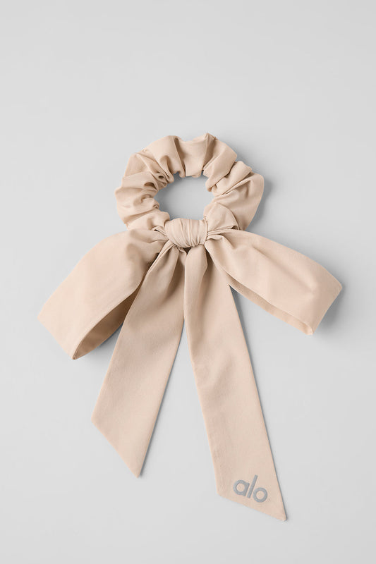 Love Knots Tie Scrunchie — Macadamia