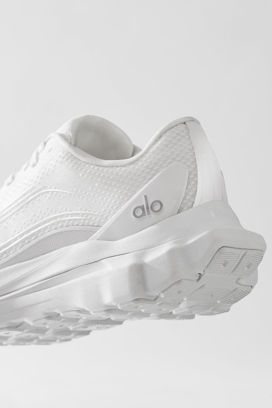 Runner — White/White