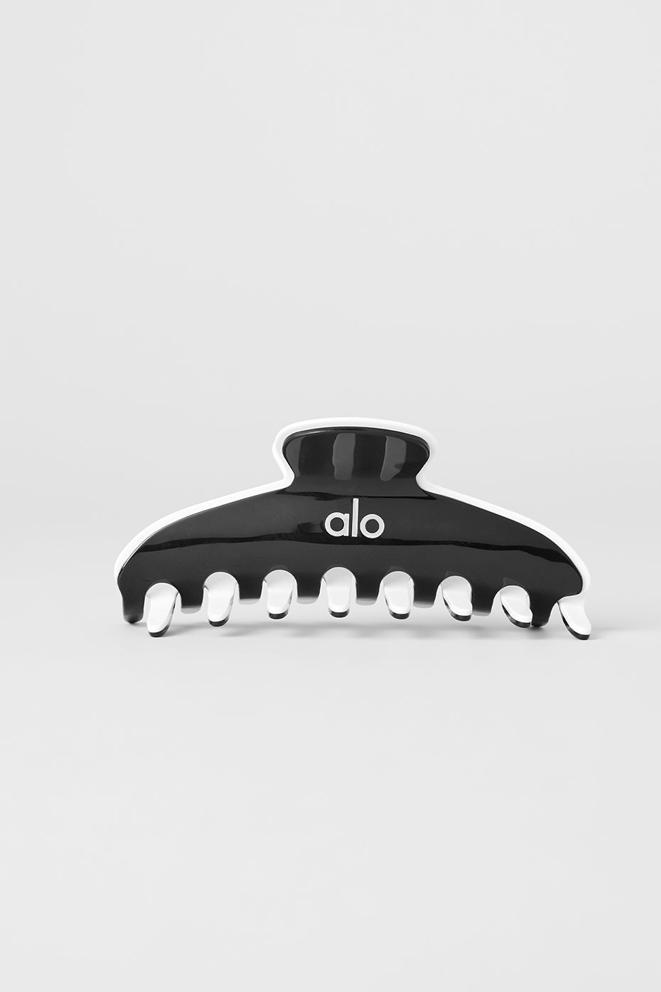 Outline Claw Clip — Black/White
