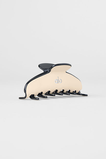 Outline Claw Clip — Macadamia/Black