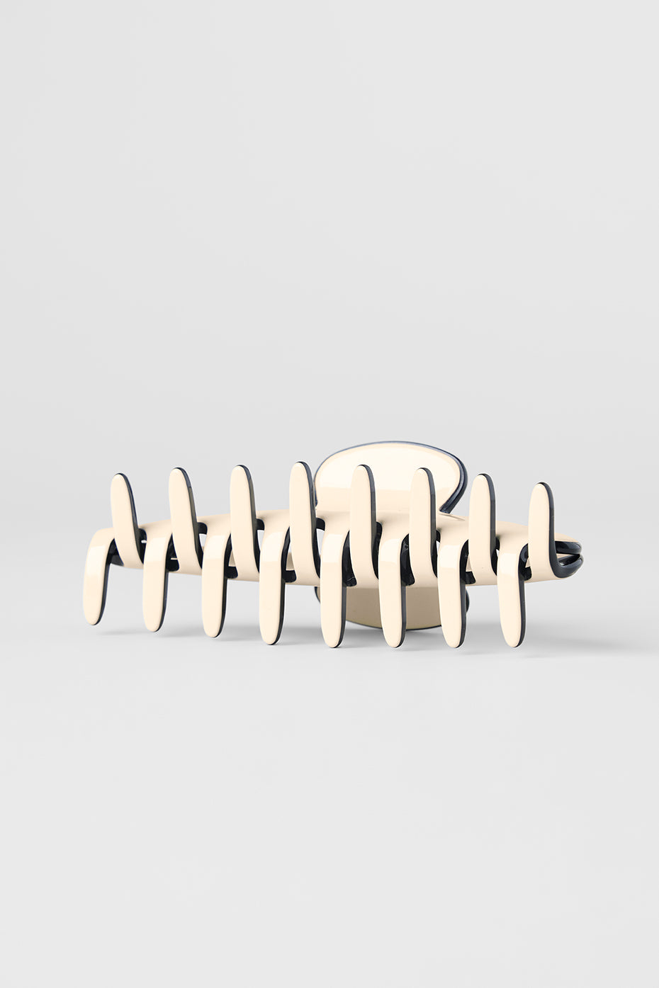 Outline Claw Clip — Macadamia/Black