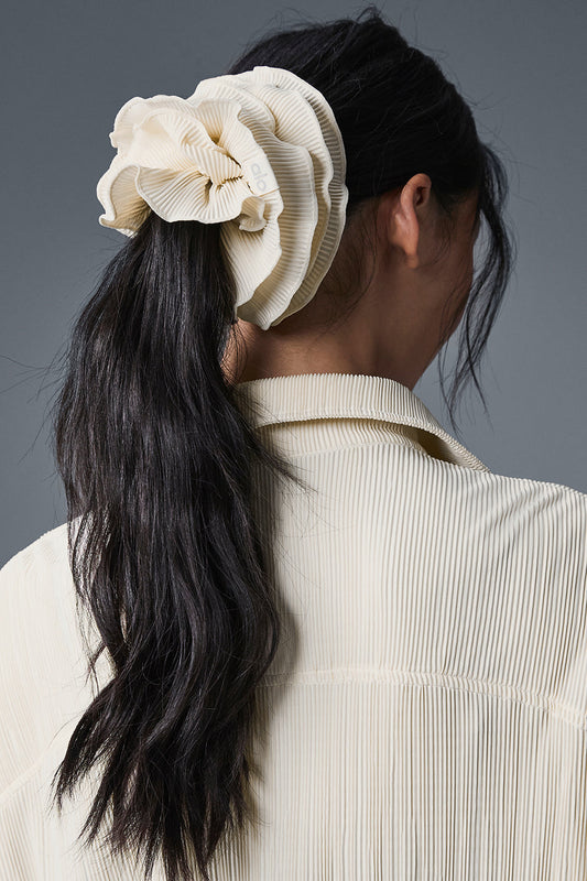 Micro Plisse Oversize Scrunchie — Oat Milk