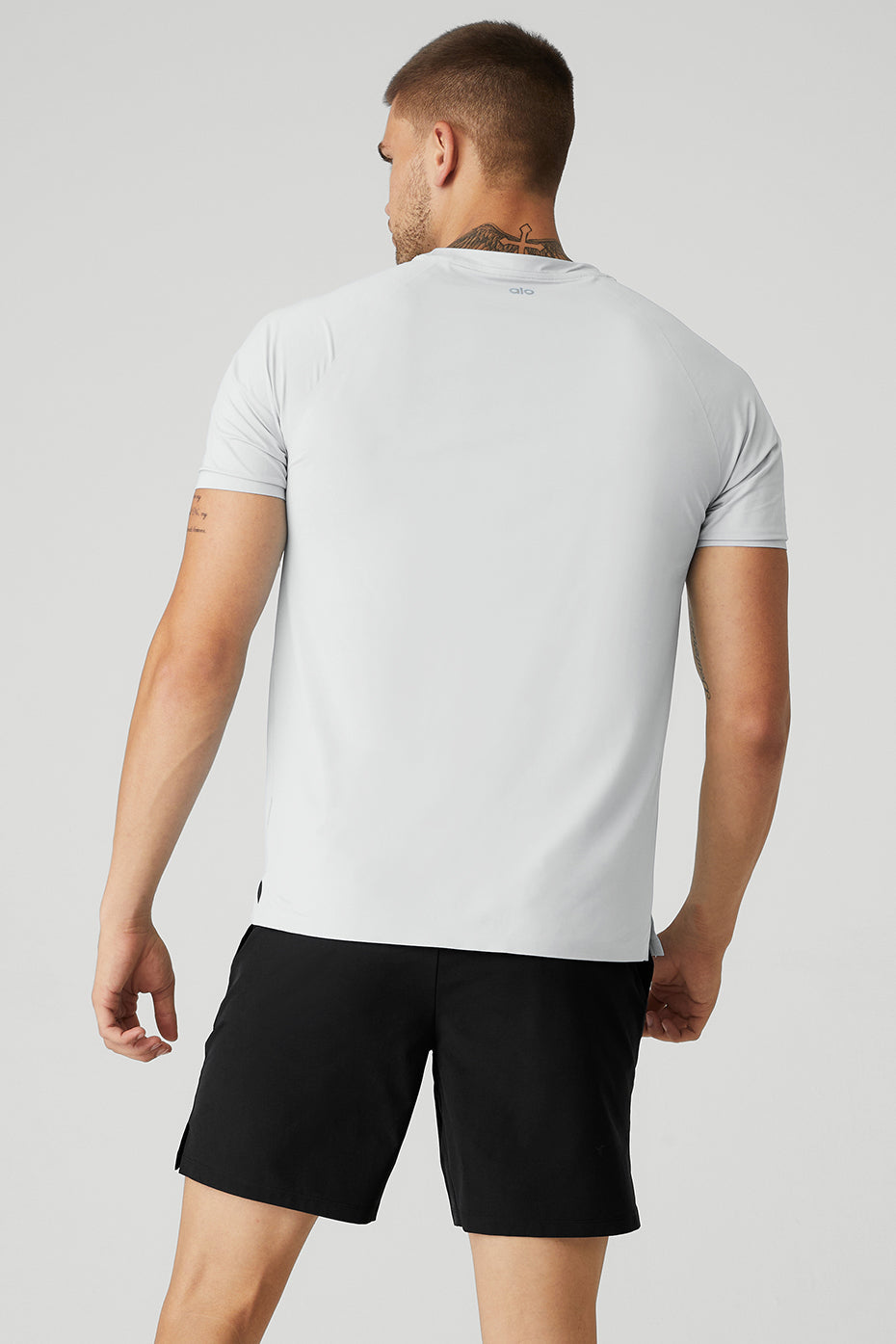 Idol Performance Tee — Titanium