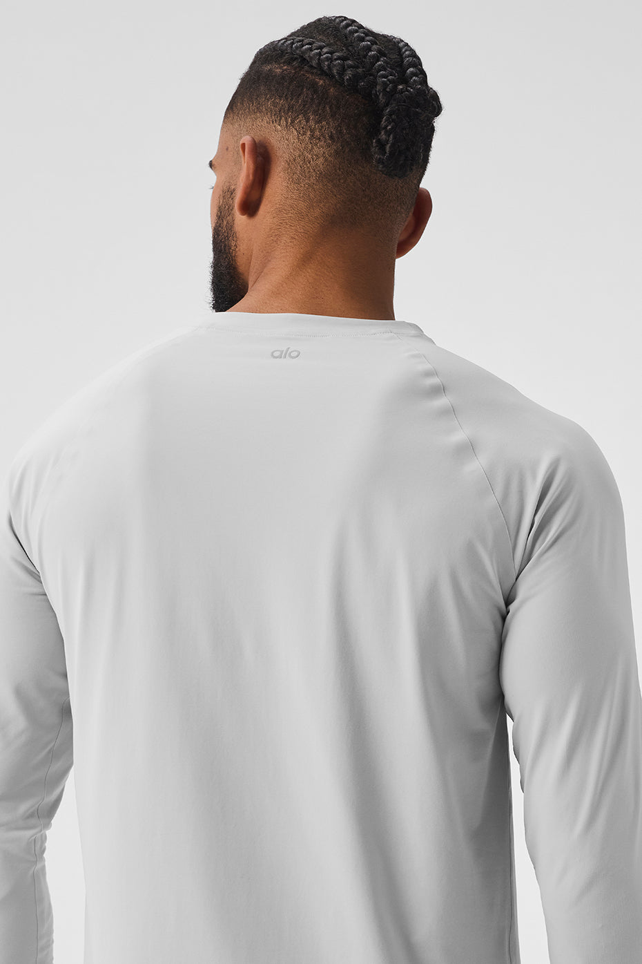 Idol Long‑Sleeve Performance Tee — Titanium