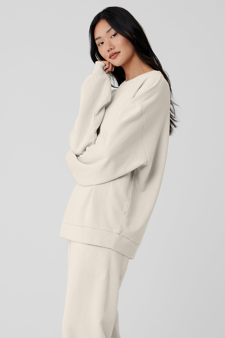 Chill Crew Neck Crew Sweatshirt — Bone
