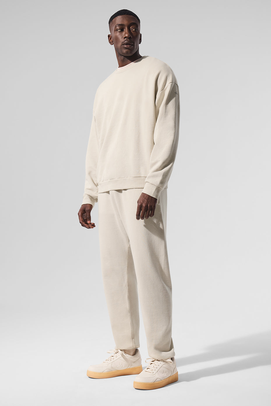 Chill Crew Neck Crew Sweatshirt — Bone