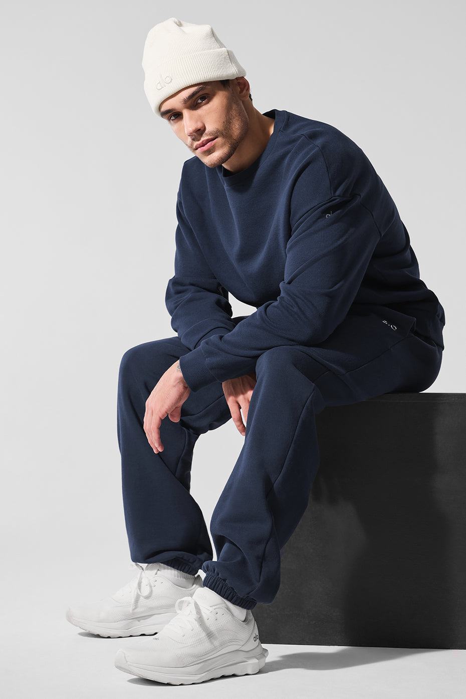 Chill Crew Neck Crew Sweatshirt — Navy
