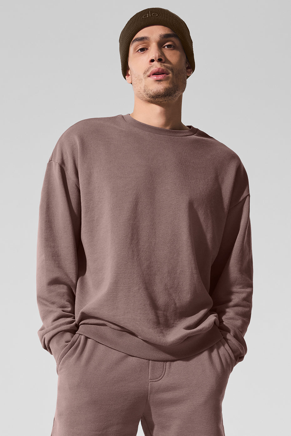 Chill Crew Neck Crew Sweatshirt — Mushroom