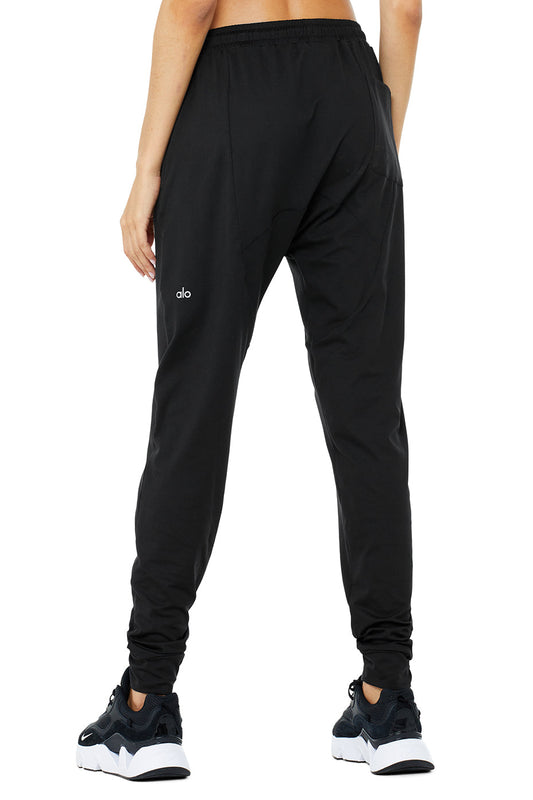 Conquer Revitalize Pant — Black