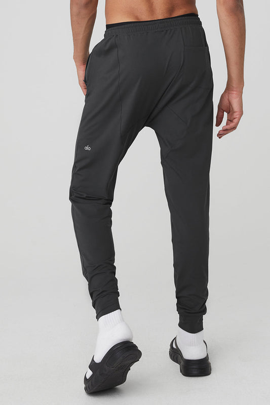 Conquer Revitalize Pant — Anthracite