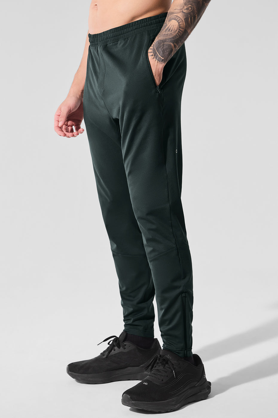Conquer React Performance Pant — Charcoal Green