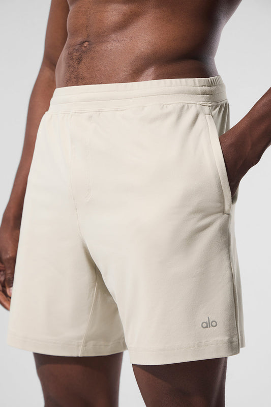 7" Conquer React Performance Shorts — Bone