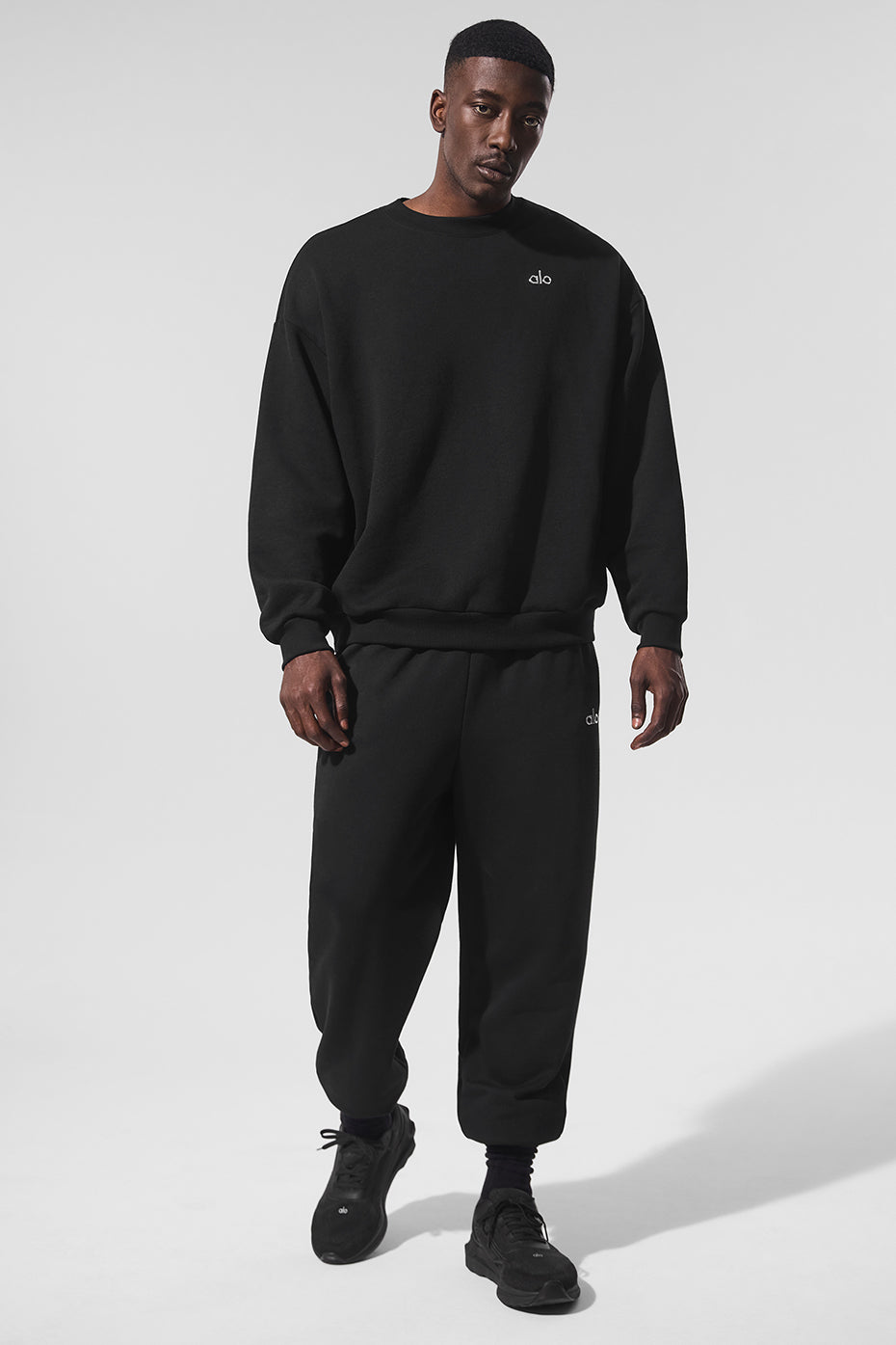 Accolade Crew Neck Crew Sweatshirt — Black