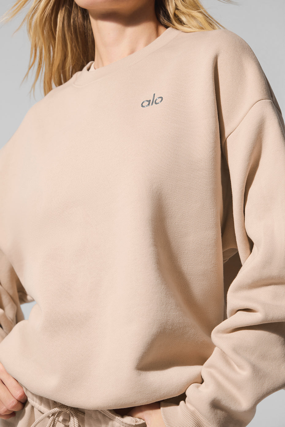 Accolade Crew Neck Crew Sweatshirt — Macadamia