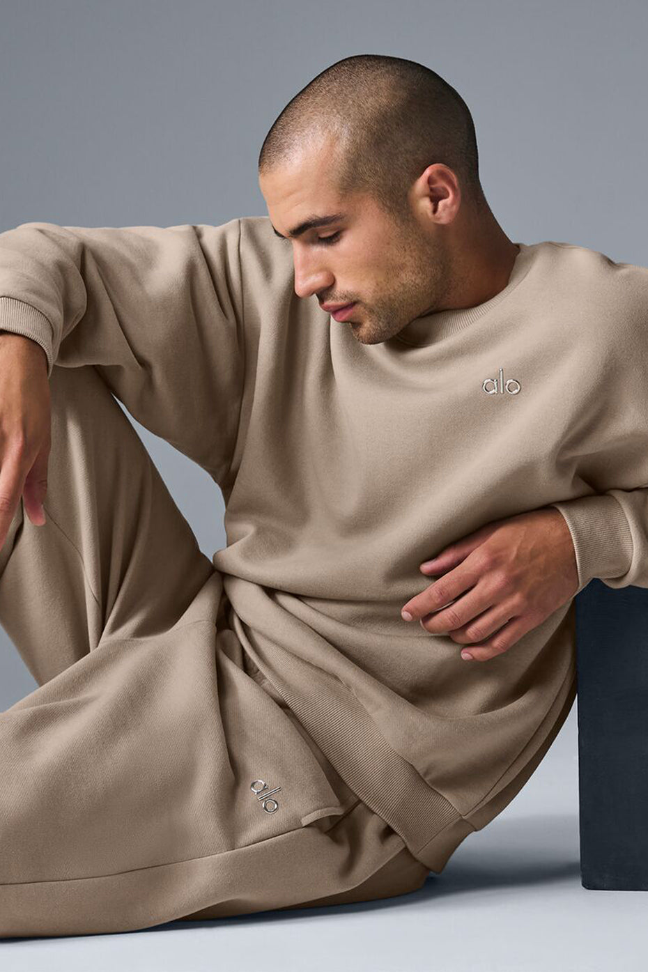 Accolade Crew Neck Crew Sweatshirt — Gravel