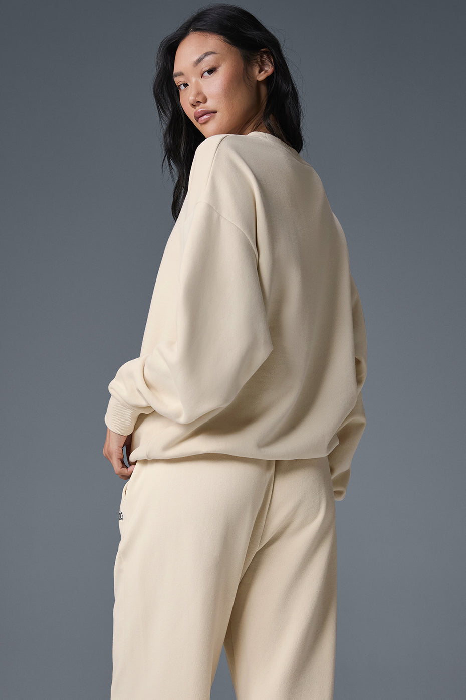 Accolade Crew Neck Crew Sweatshirt — Oat Milk