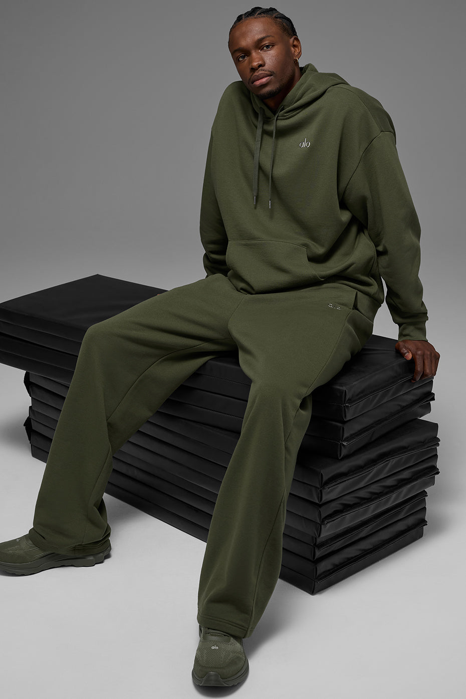 Accolade Hooded Sweatshirt — Green Olive