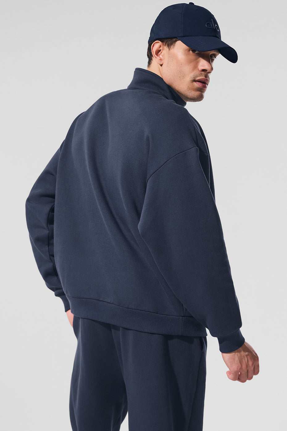 Accolade 1/4 Zip Crew Sweatshirt — Navy