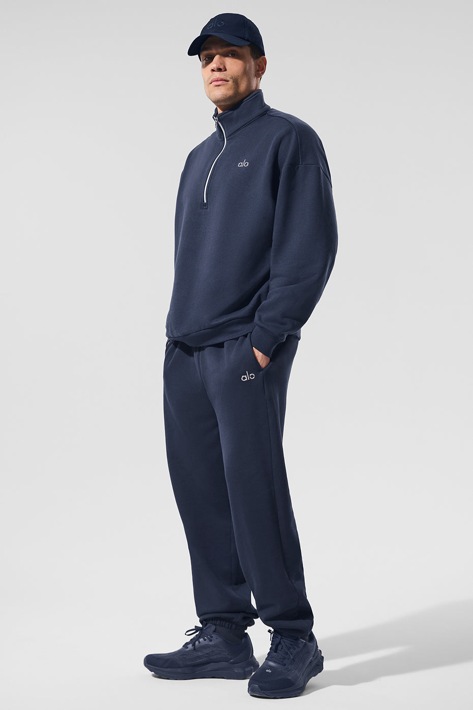 Accolade 1/4 Zip Crew Sweatshirt — Navy