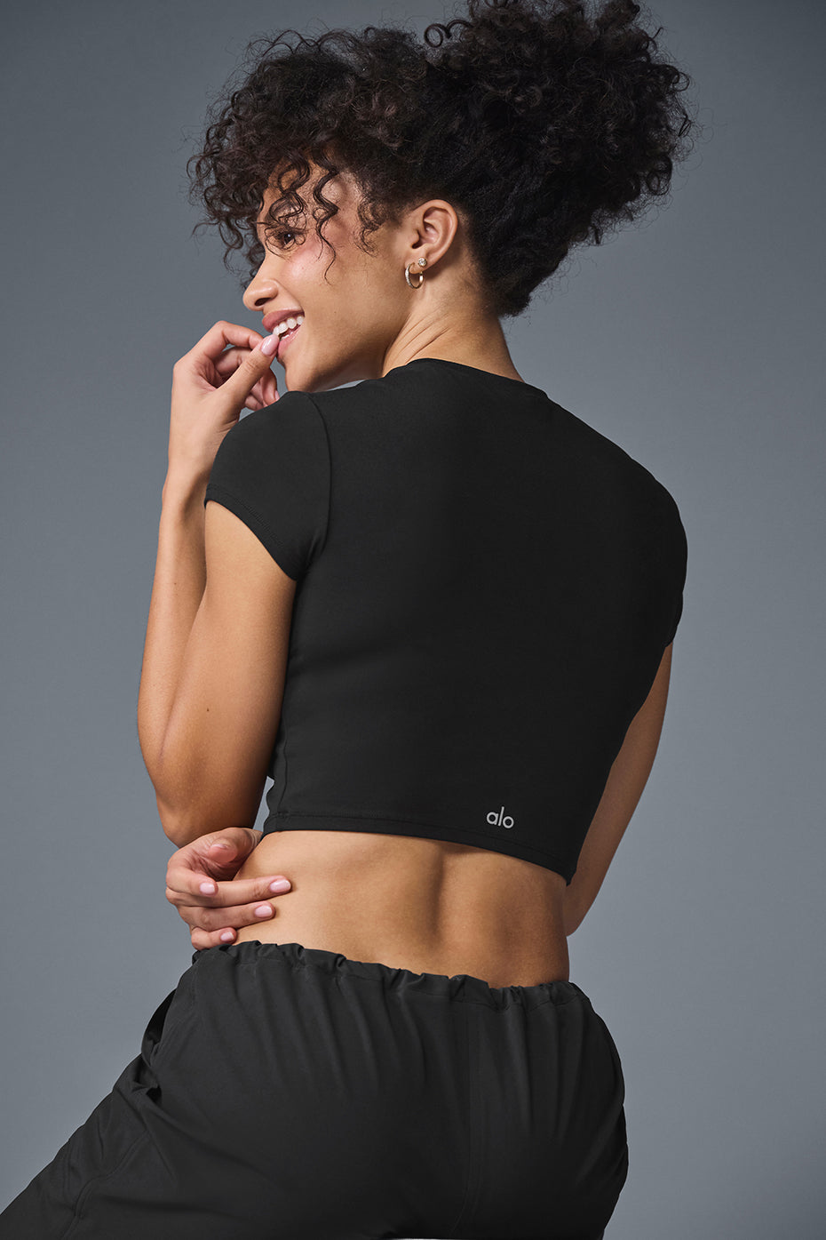 Alosoft Crop Finesse Shorts‑Sleeve — Black