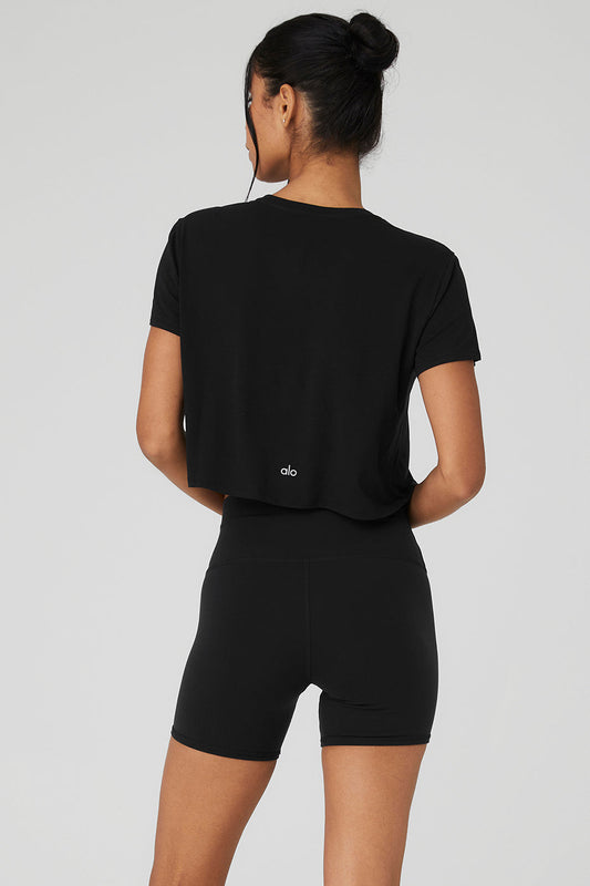 Cropped All Day Shorts‑Sleeve — Black