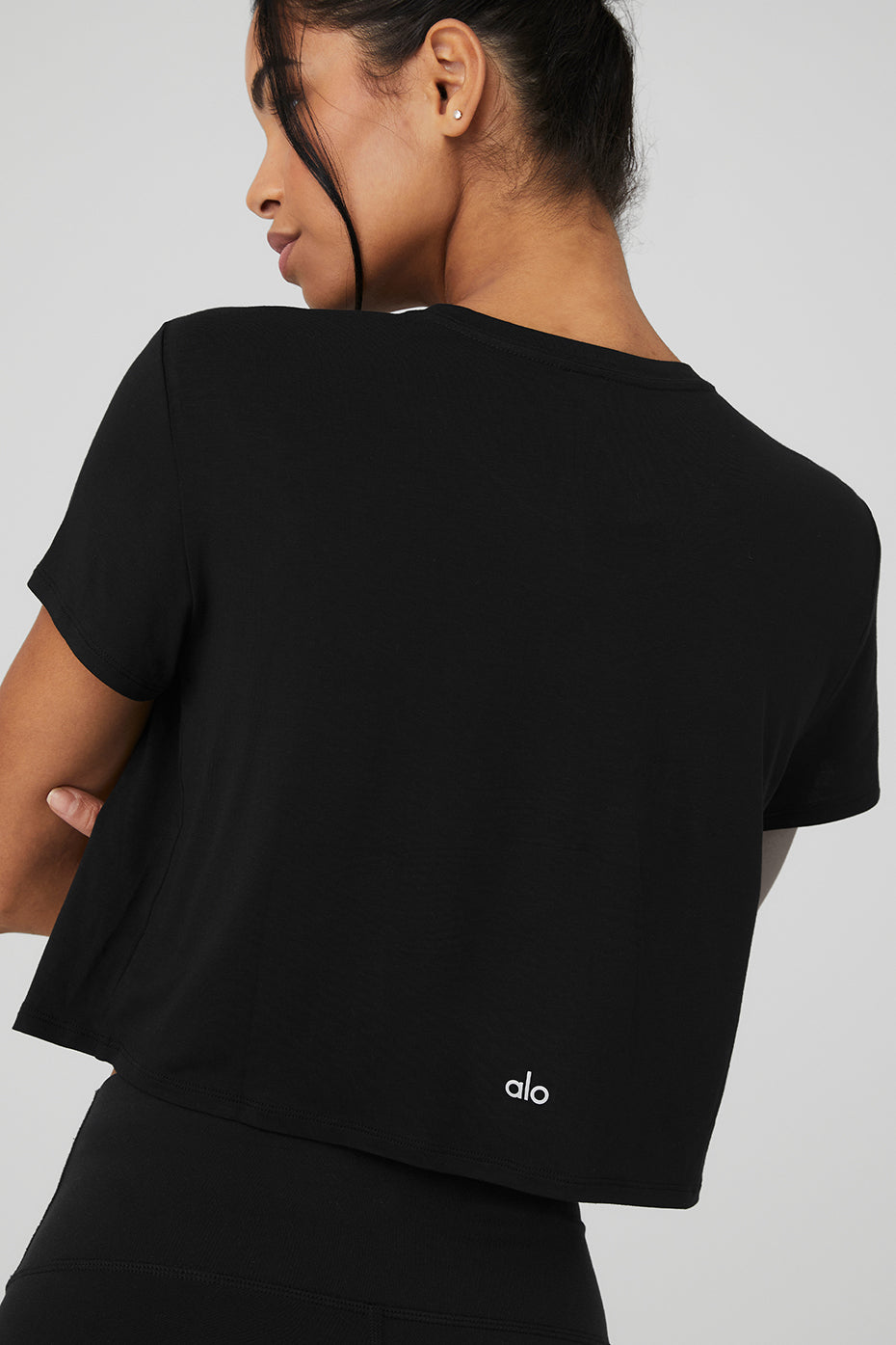 Cropped All Day Shorts‑Sleeve — Black