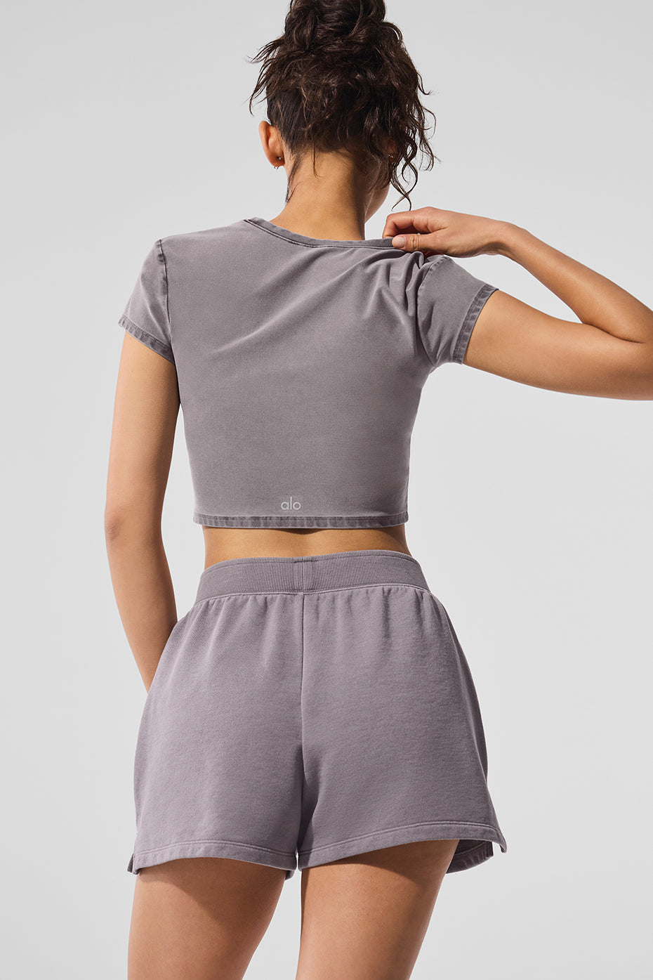 Washed Alosoft Crop Finesse Shorts‑Sleeve — Cool Grey Wash