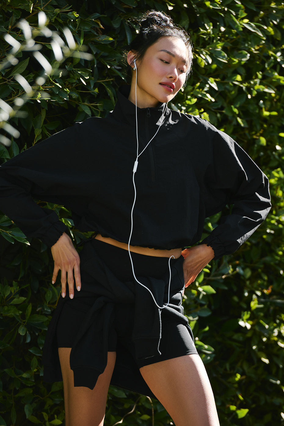 Cropped 1/4 Zip Alumni Crew Sweatshirt — Black