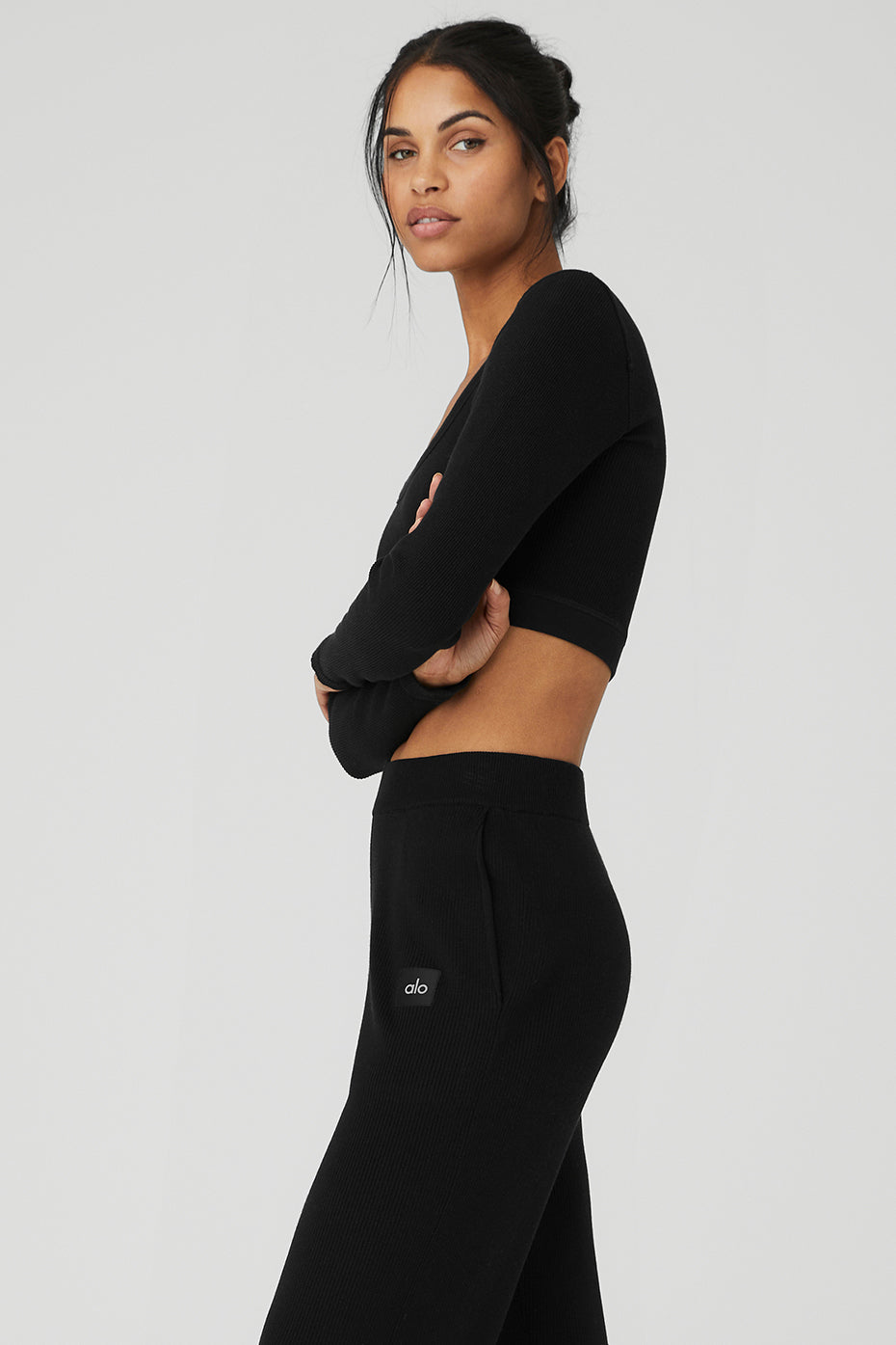 Seamless Ribbed Cropped Serene Long‑Sleeve — Black