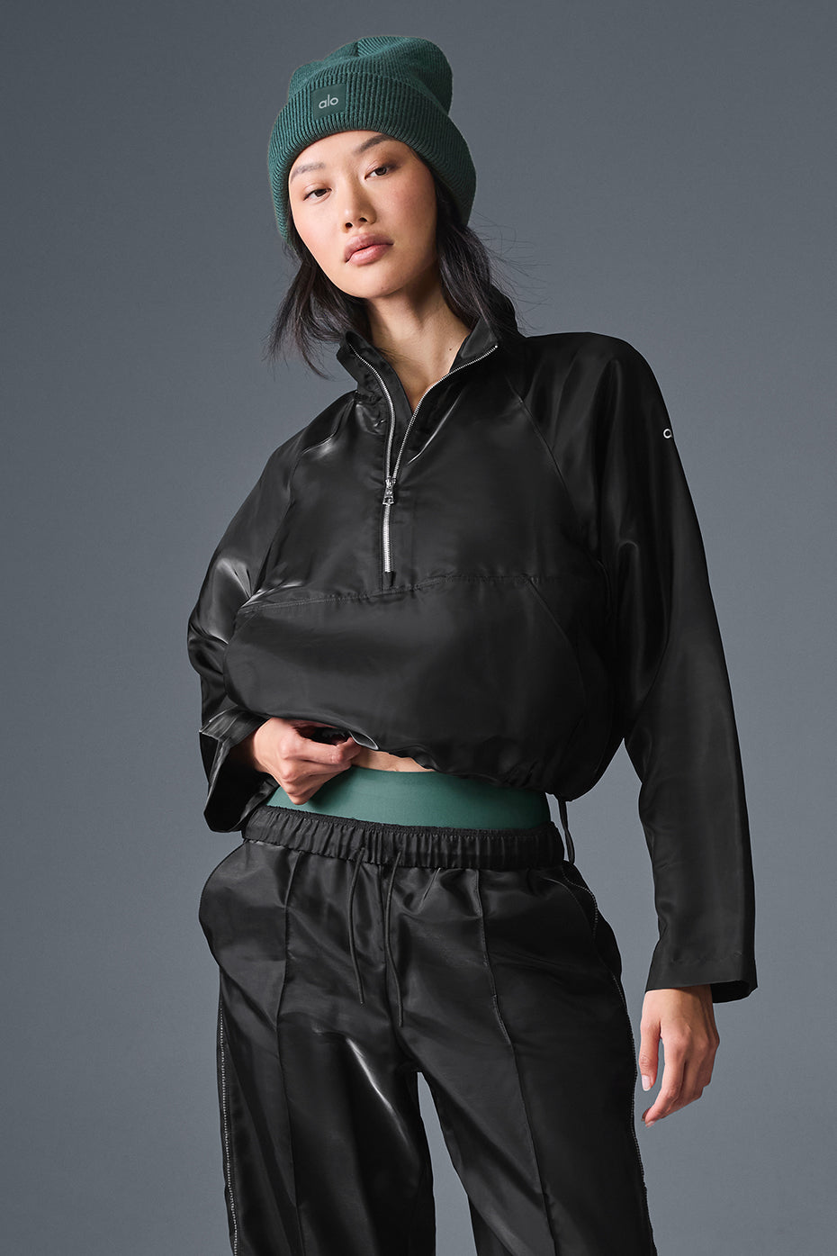 Cropped Afterglow Crew Sweatshirt — Black