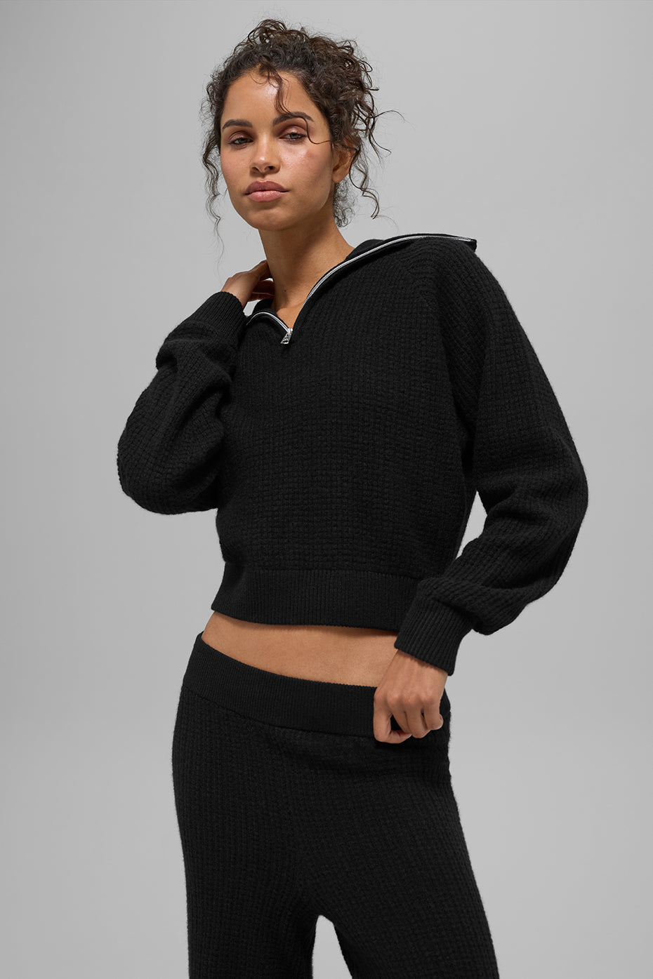 Cashmere Plush Waffle 1/4 Zip Crew Sweatshirt — Black