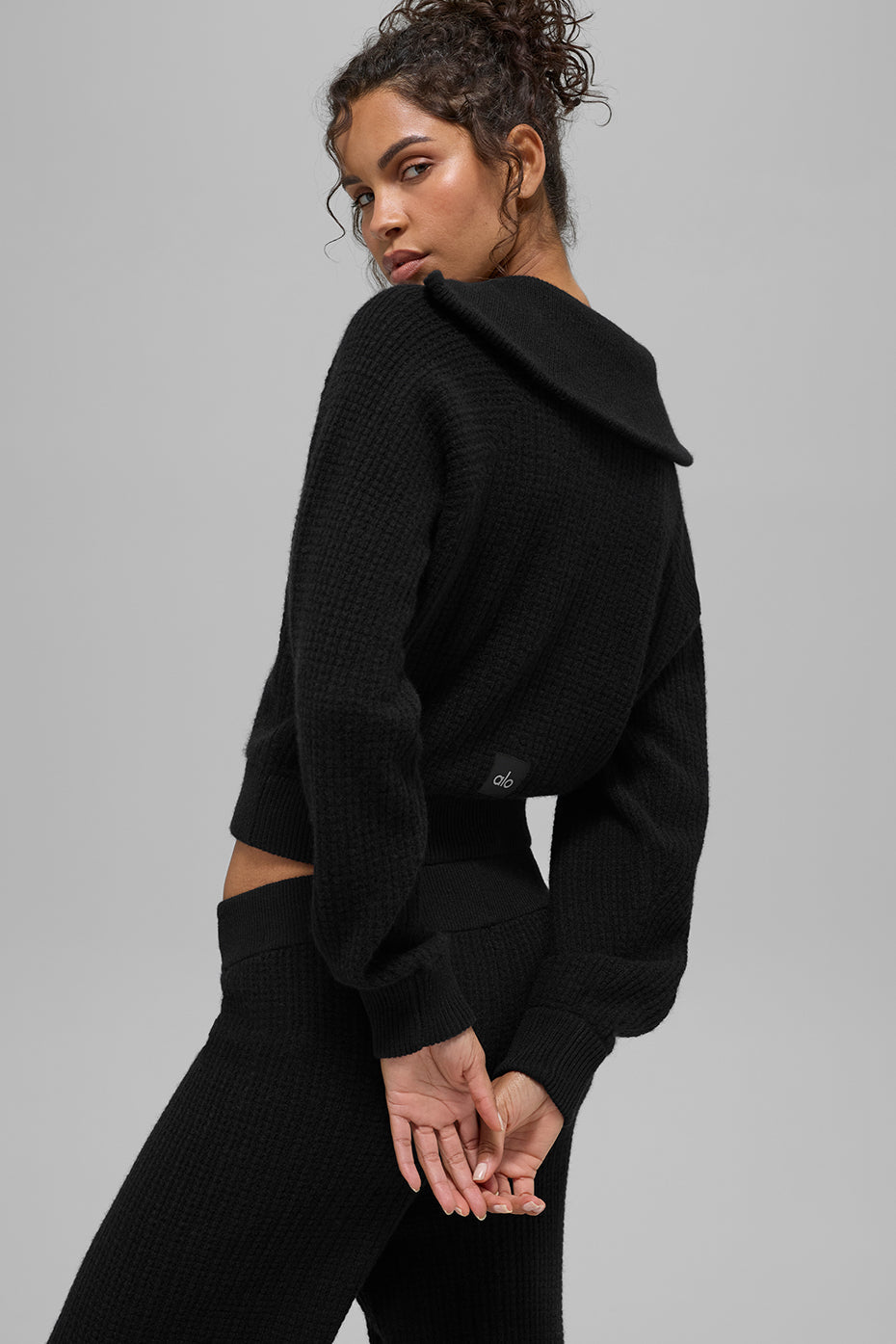 Cashmere Plush Waffle 1/4 Zip Crew Sweatshirt — Black