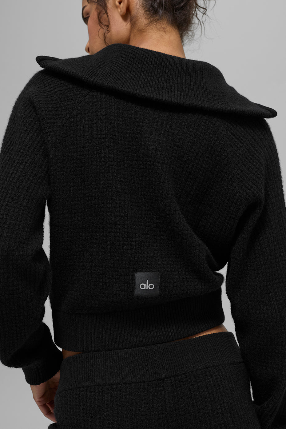 Cashmere Plush Waffle 1/4 Zip Crew Sweatshirt — Black