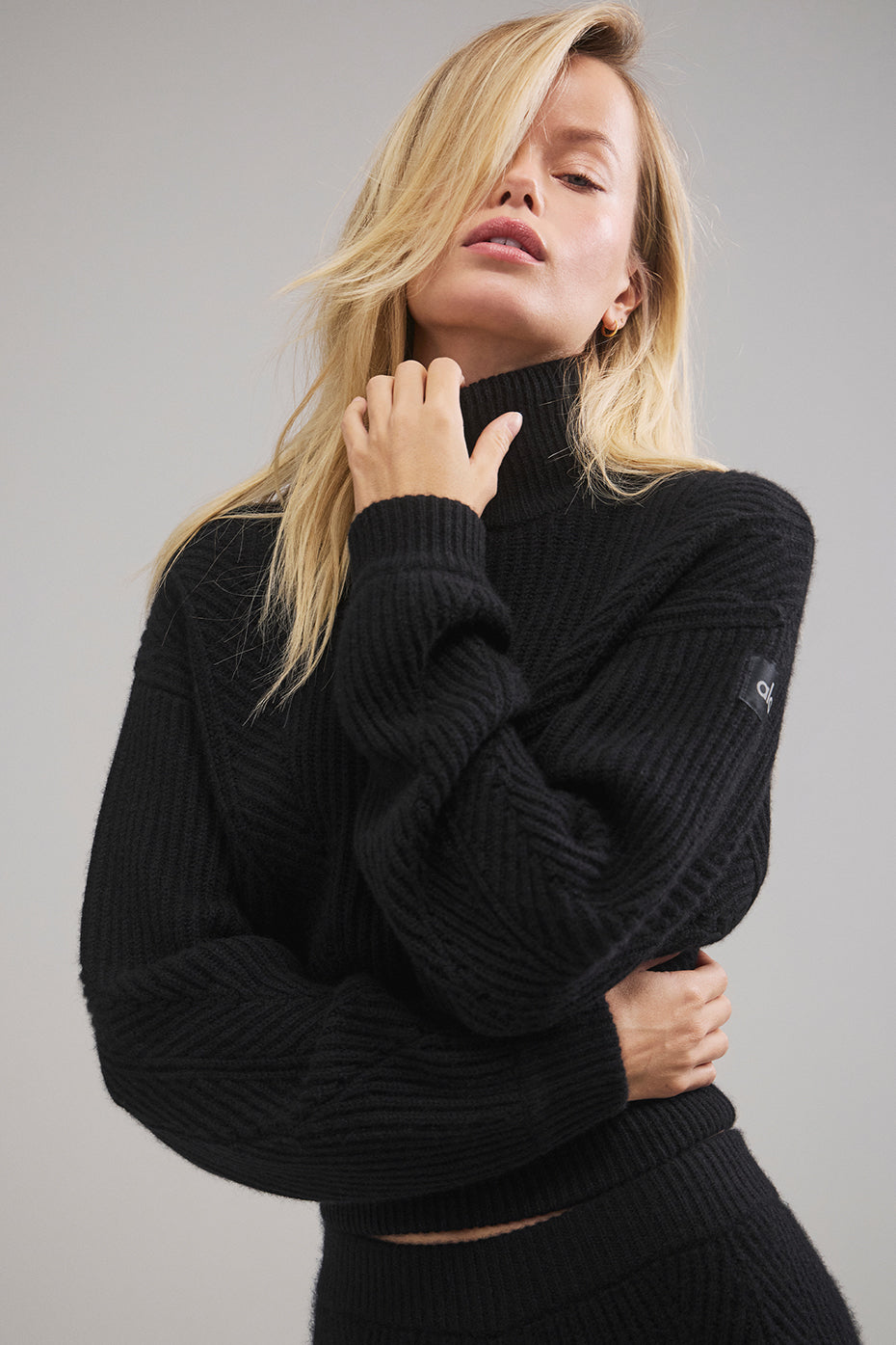 Winter Magic Cashmere Turtleneck — Black