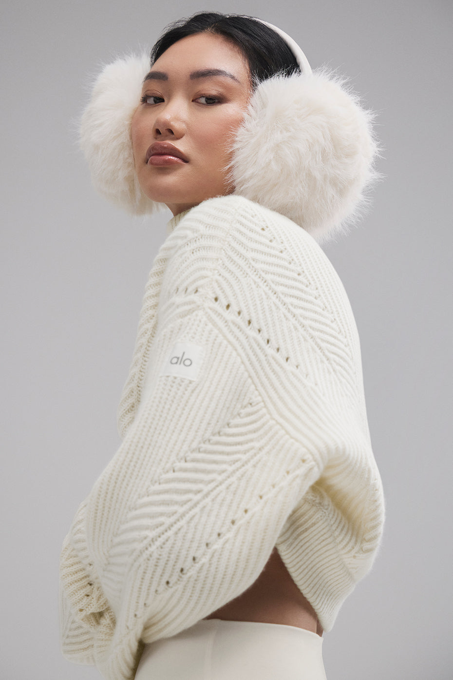 Winter Magic Cashmere Turtleneck — Ivory