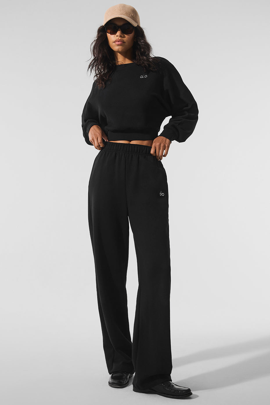 Cropped Accolade Crewneck — Black