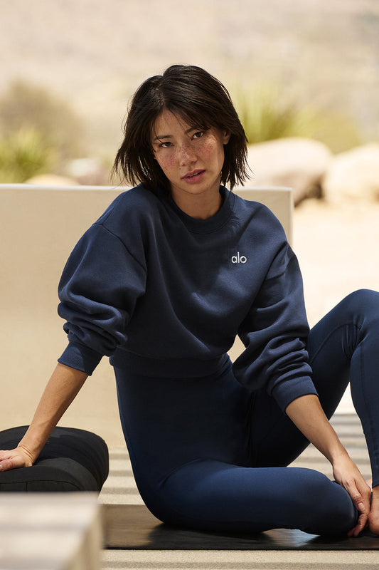 Cropped Accolade Crewneck — Navy