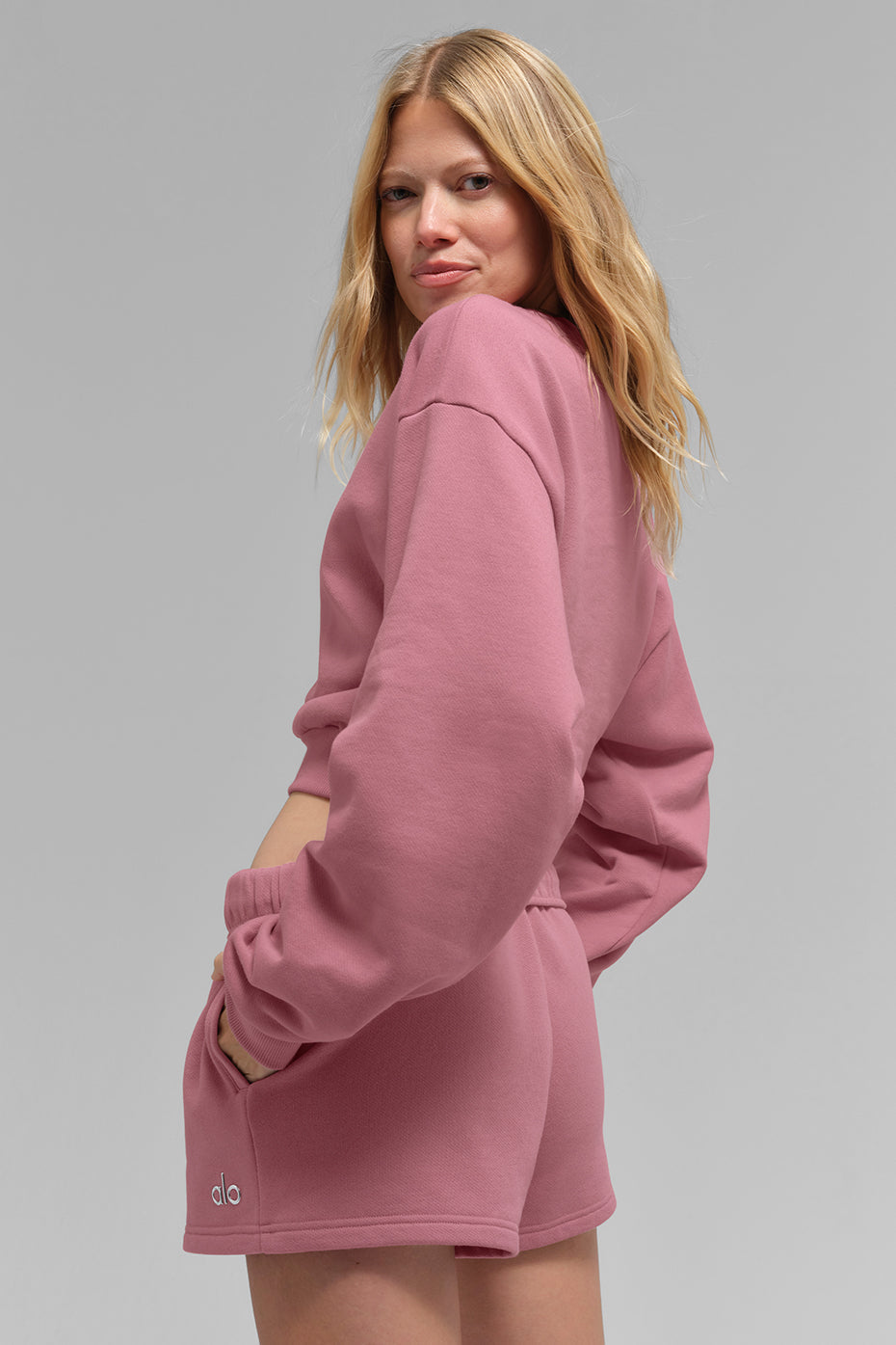 Cropped Accolade Crewneck — Pink Wild Rose