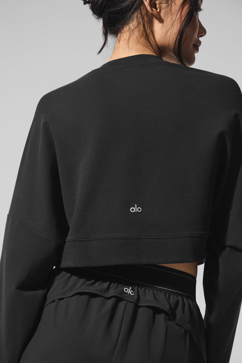 Cropped Sway Crew Neck Crew Sweatshirt — Black