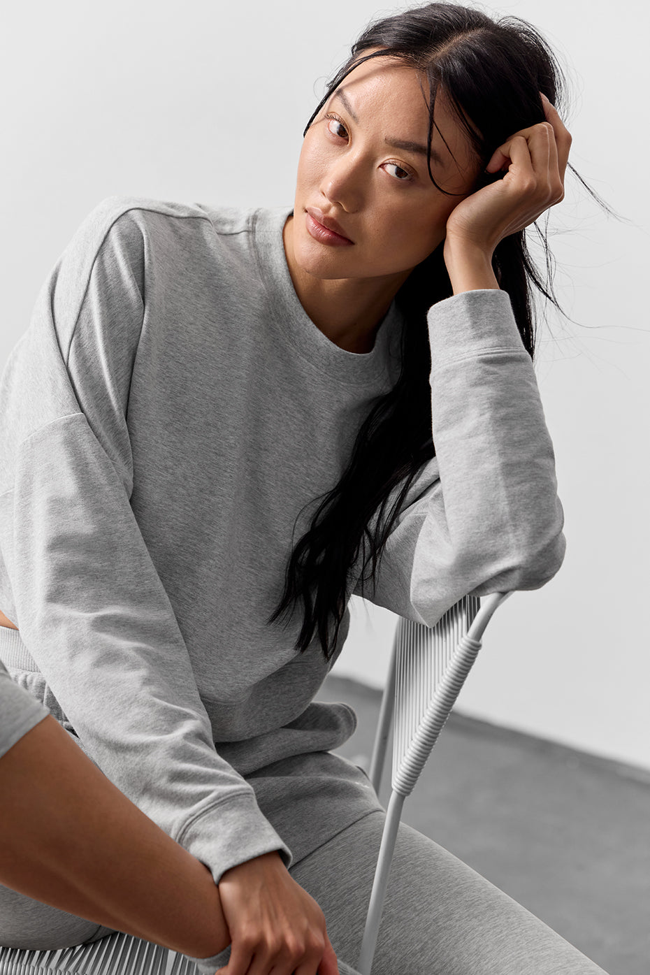 Cropped Sway Crew Neck Crew Sweatshirt — Athletic Heather Grey
