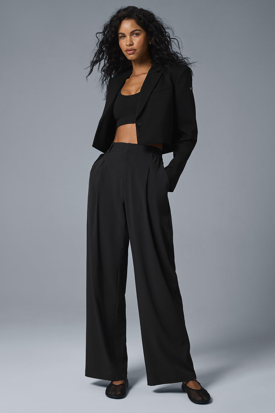 Cropped First — Class Blazer — Black