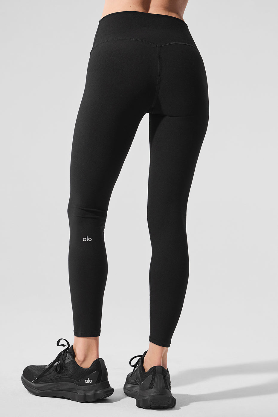 Alosoft High Rise 7/8 Highlight Leggings — Black