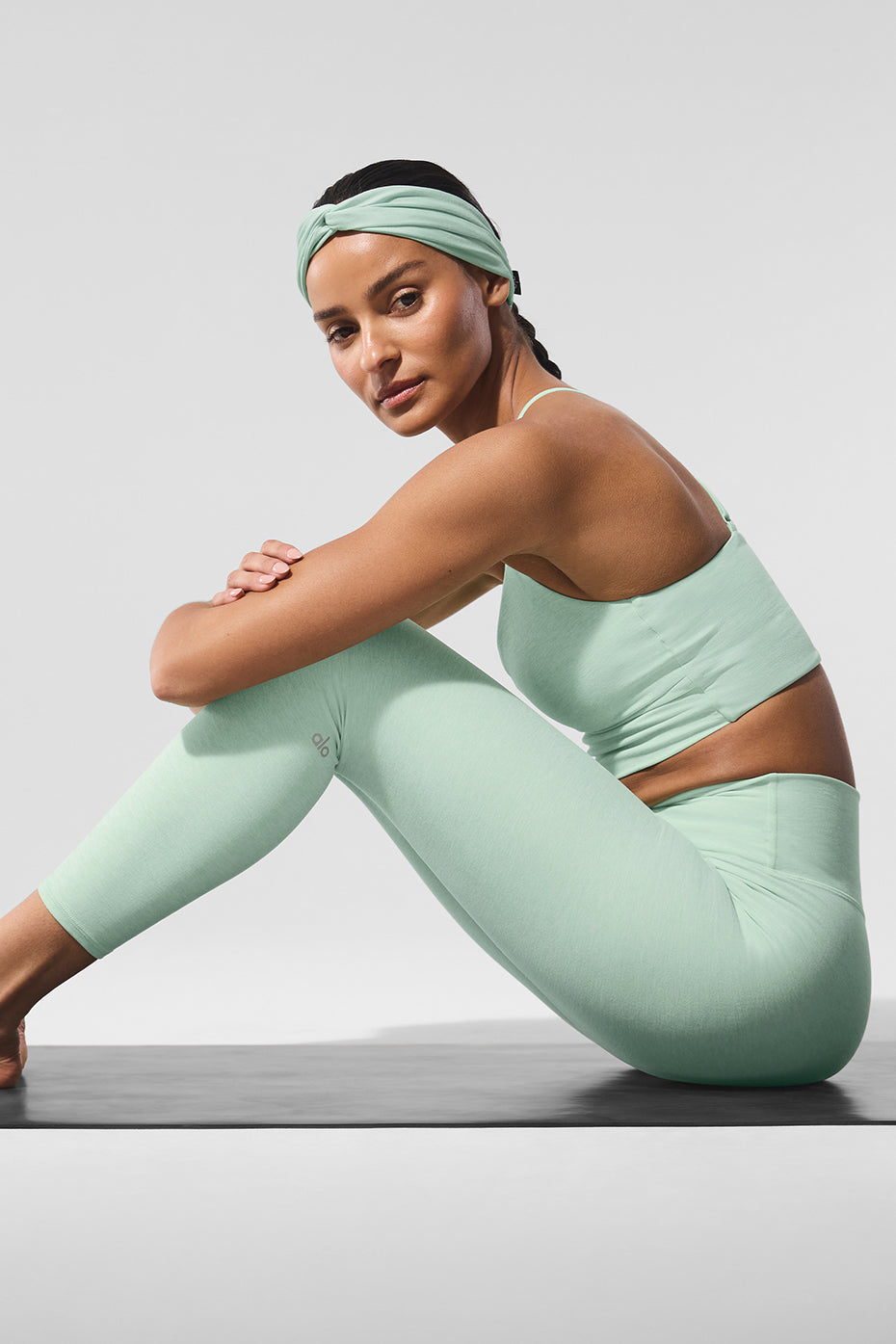 Alosoft High Rise 7/8 Highlight Leggings — Spearmint Heather