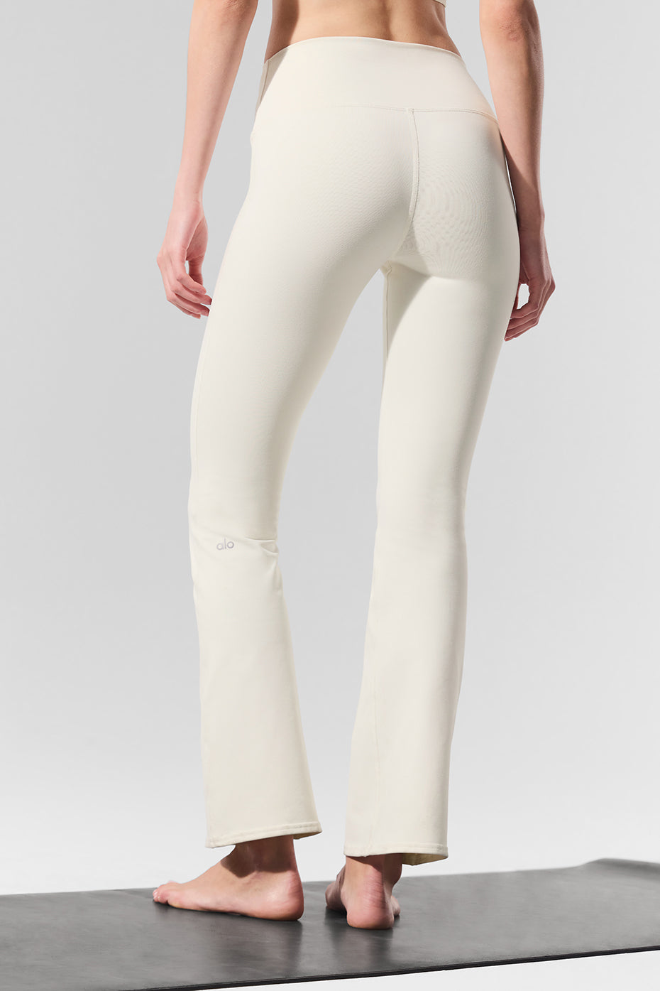 Airbrush High Rise 7/8 Bootcut Leggings — Ivory
