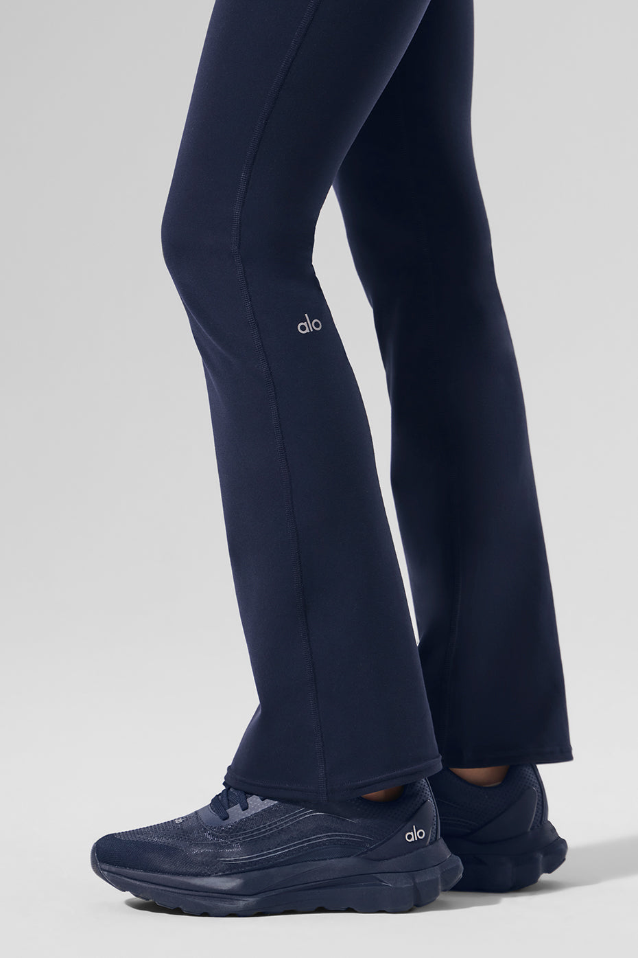 Airbrush High Rise 7/8 Bootcut Leggings — Navy