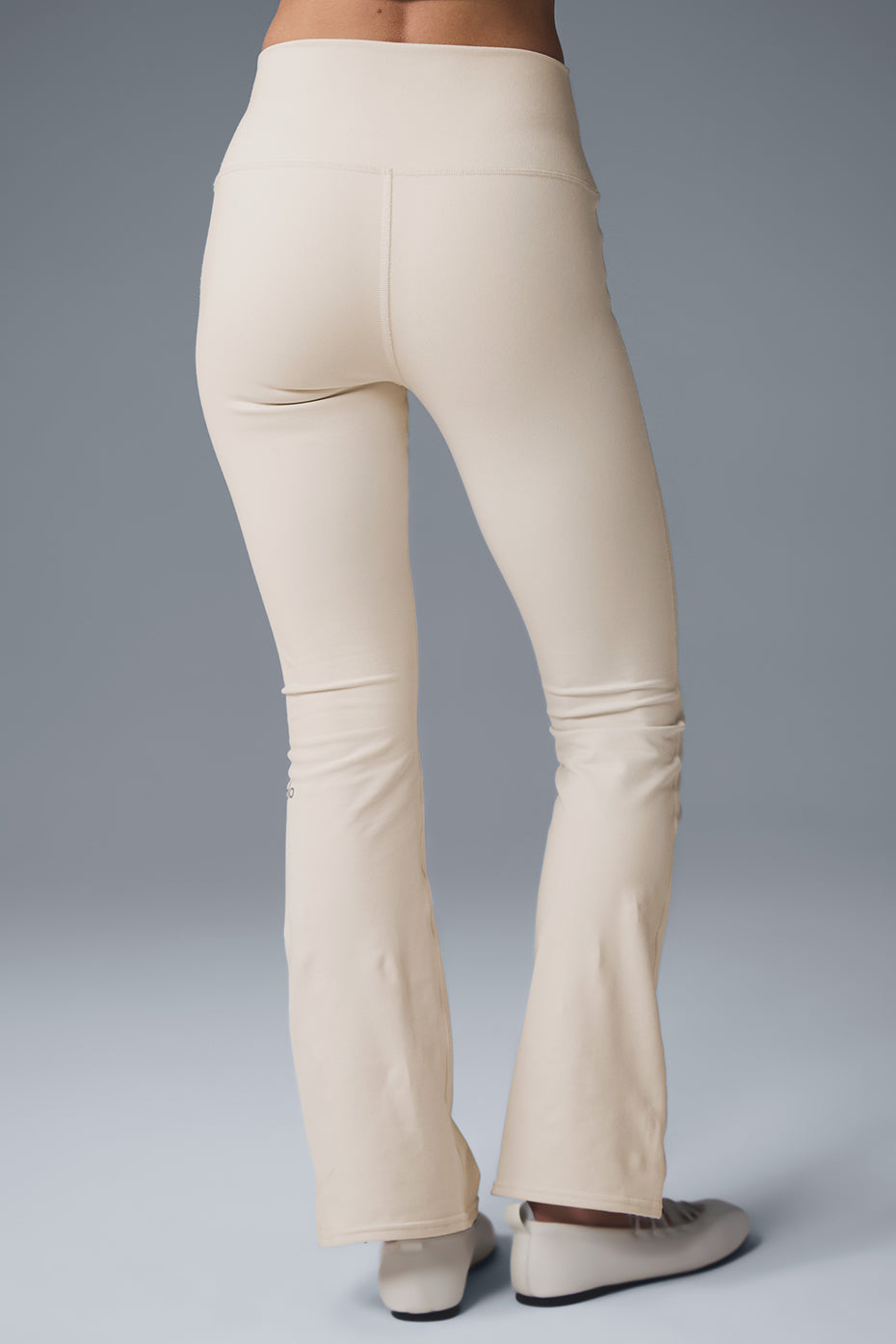 Airbrush High Rise 7/8 Bootcut Leggings — Oat Milk
