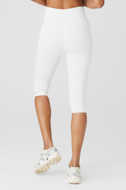 Airbrush V — Cut Define Capri — White