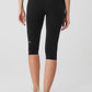 Airbrush V — Cut Define Capri — Black