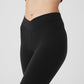 Airbrush V — Cut Define Capri — Black