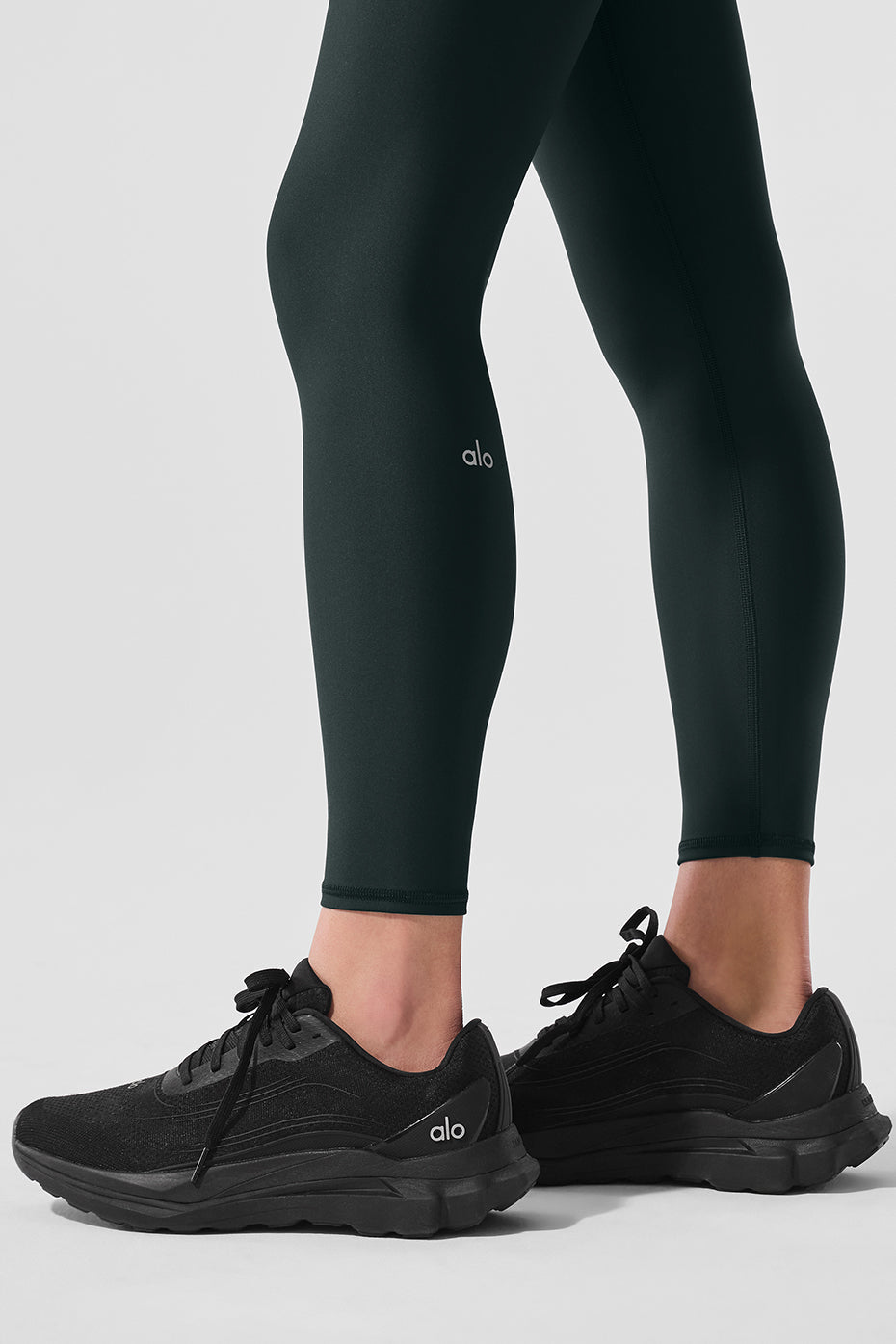 7/8 High Rise Airlift Leggings — Charcoal Green